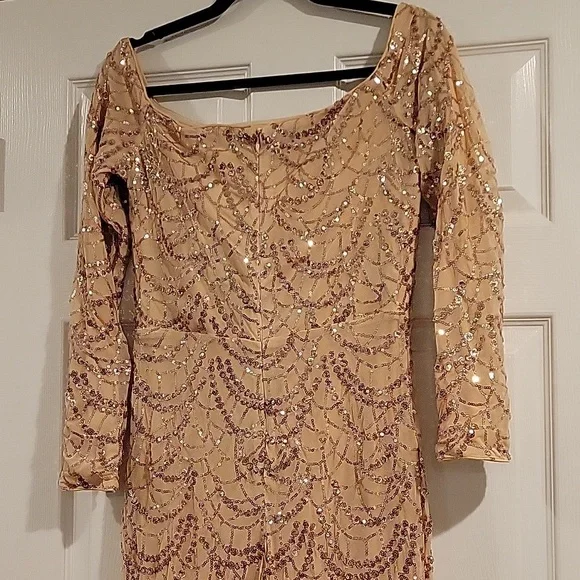 Elegant Gold Sequin Evening Gown - Picture 10 of 16